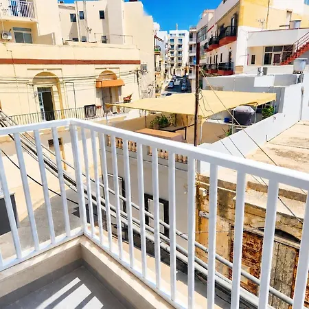 New Spacious Near Valletta Tal Guardamangia