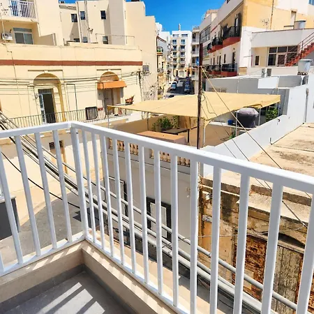 New Spacious Near Valletta Tal Guardamangia
